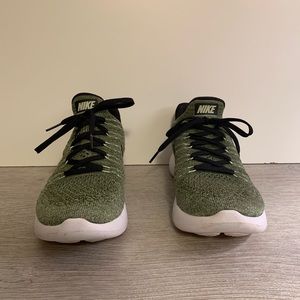 Nike LunarEpic Low Flyknit 2 Palm Green Trainers